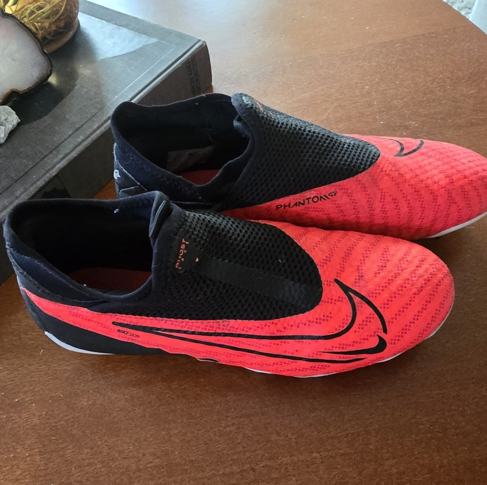 Nike Cleat men's 7